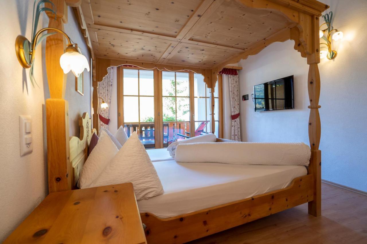 Hotel Crusch Alba Sta Maria Santa Maria Val Müstair Esterno foto